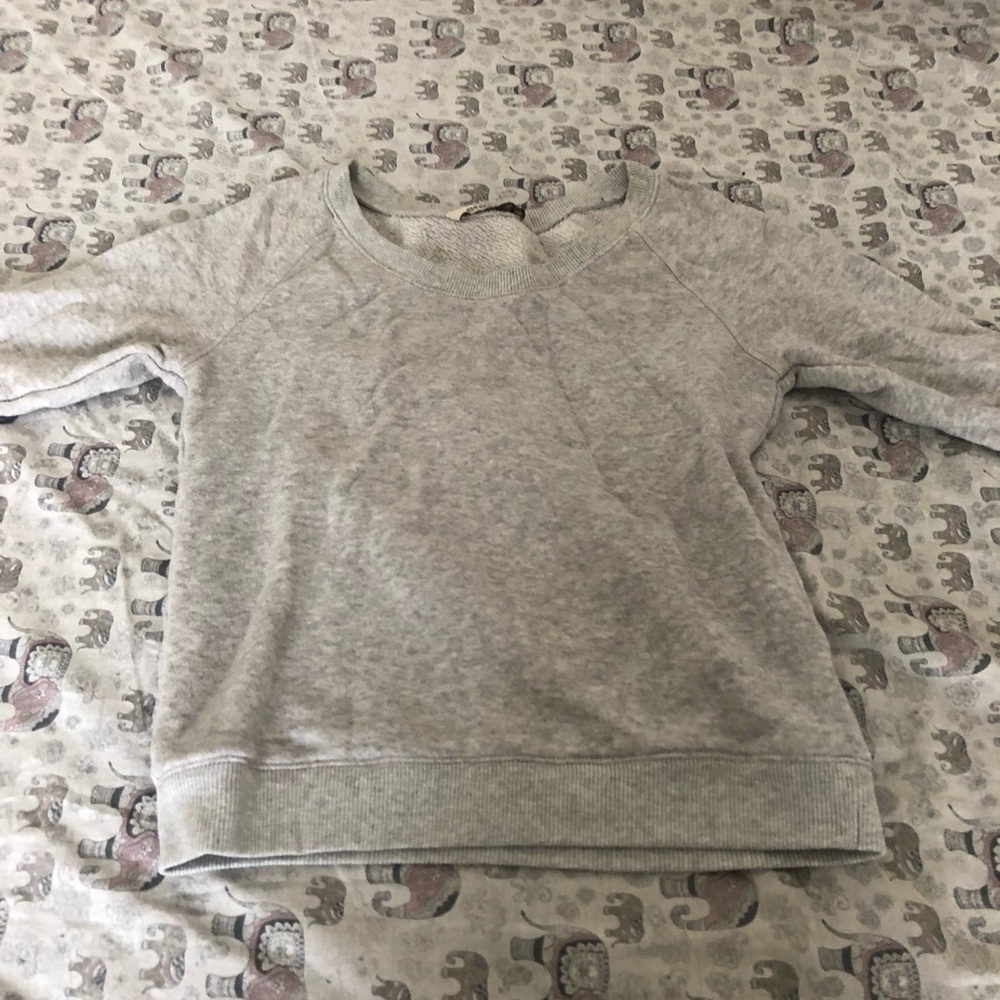 *GIVING AWAY SOON* Grey sweatshirt
